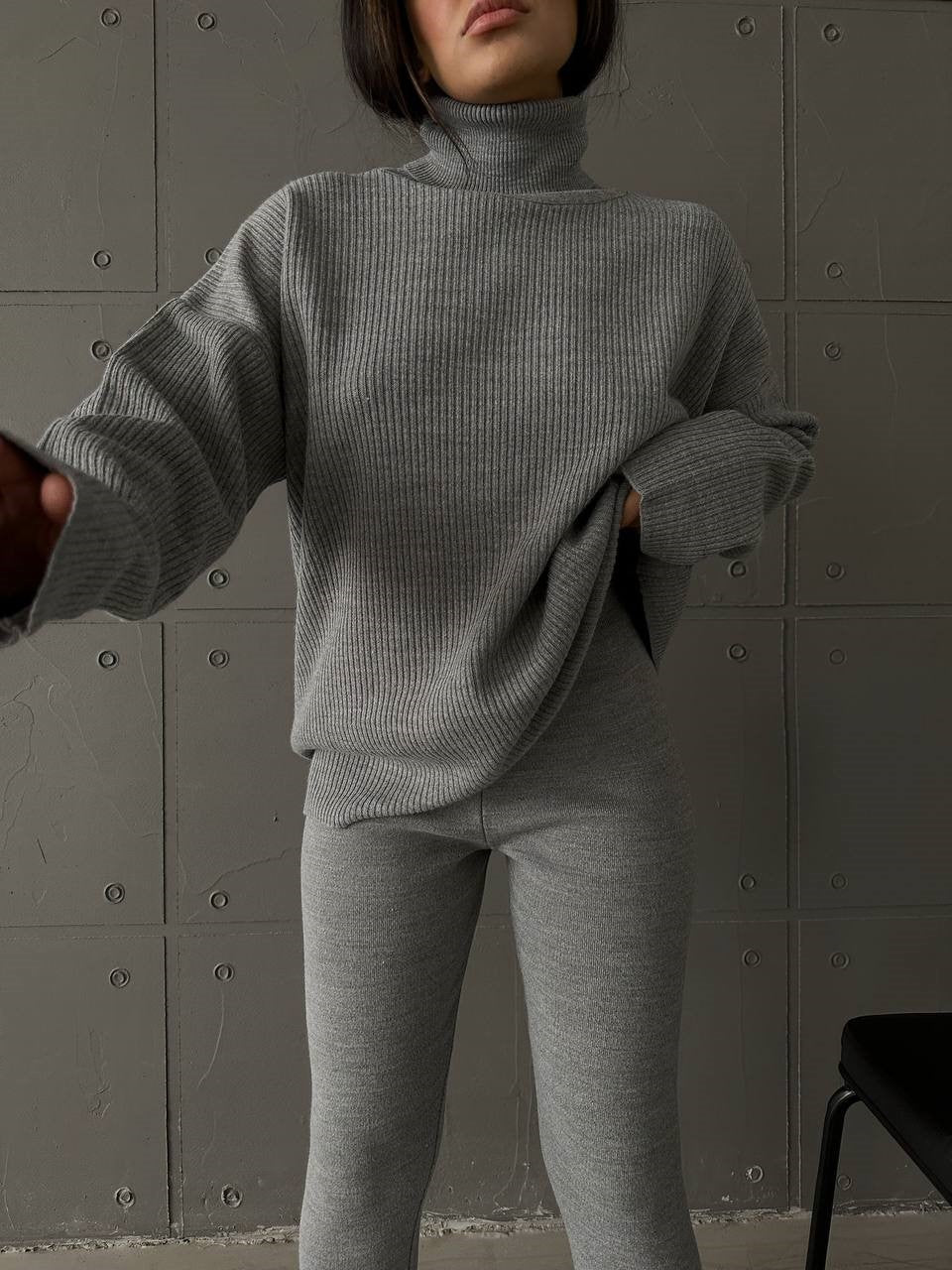 Zweiteiler mit Rollkragenpullover