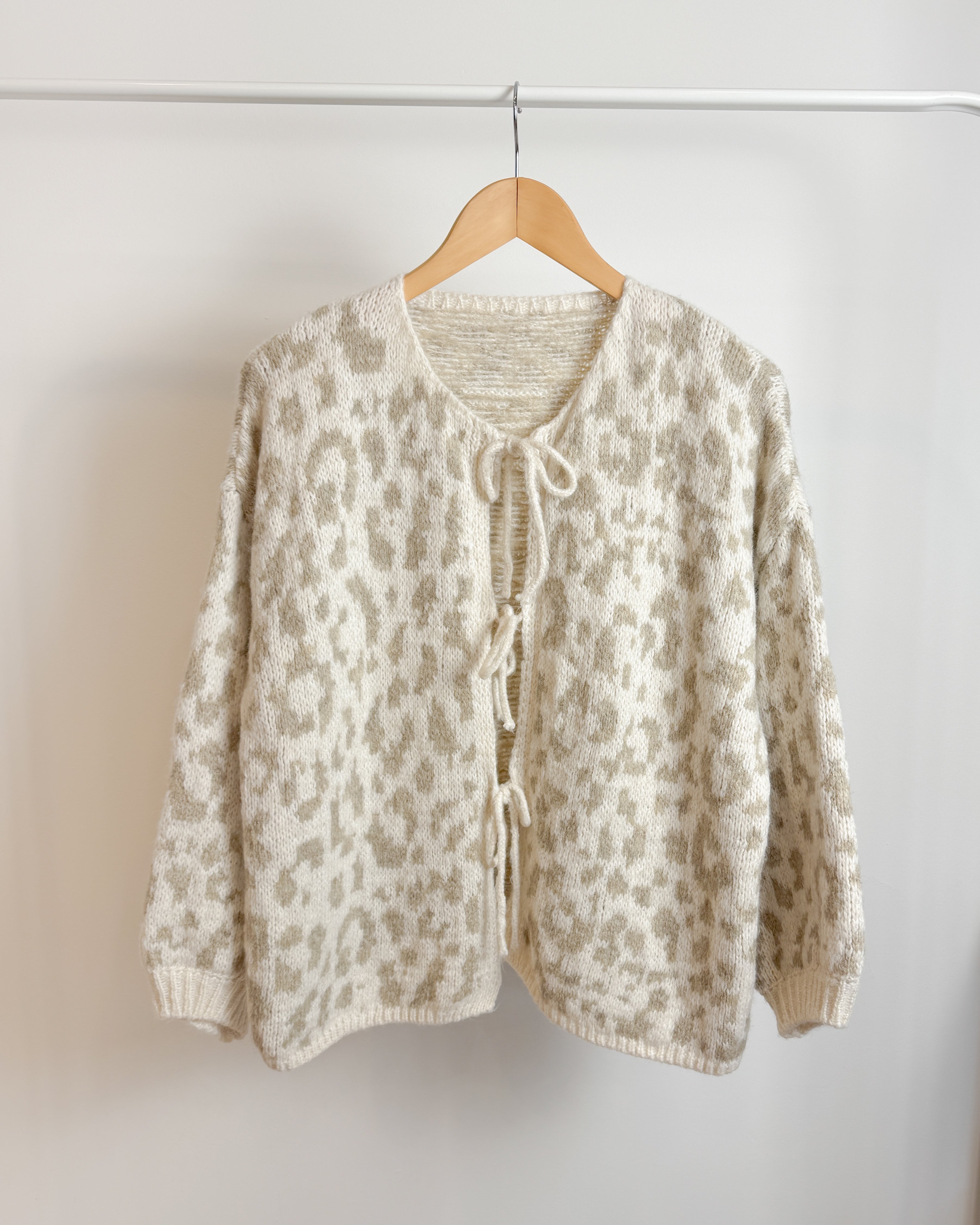 Leo Schleifen Cardigan
